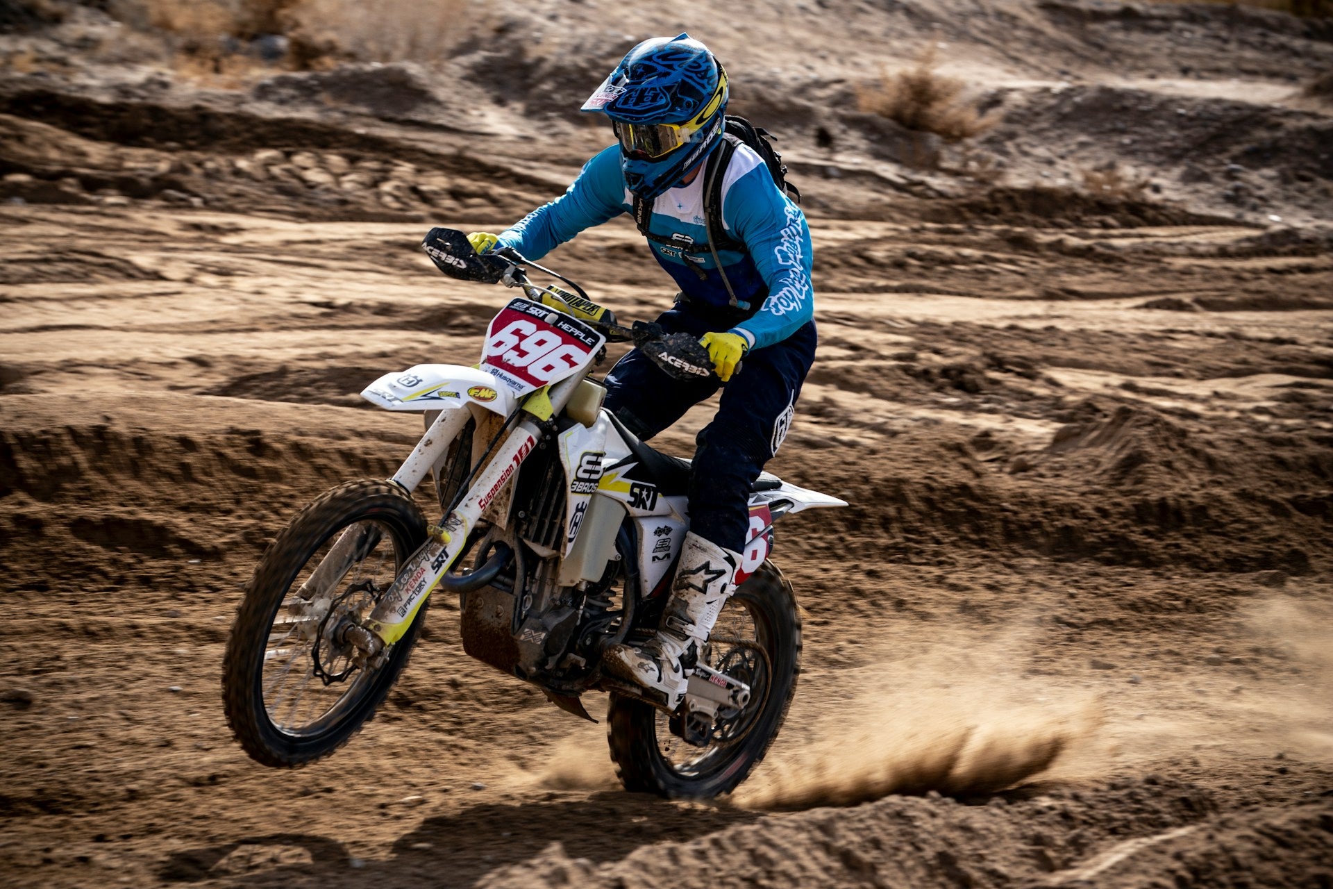 slider image 162080663620b95195-1